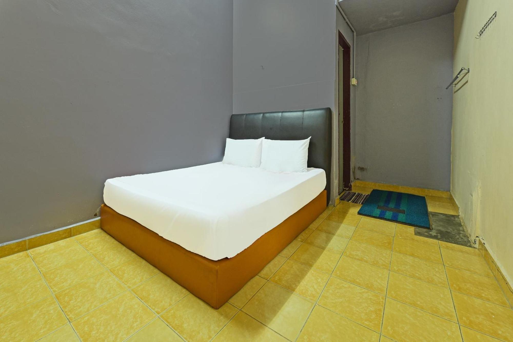 Spot On 90144 Corridor Hotel 1 Pekan Exteriör bild