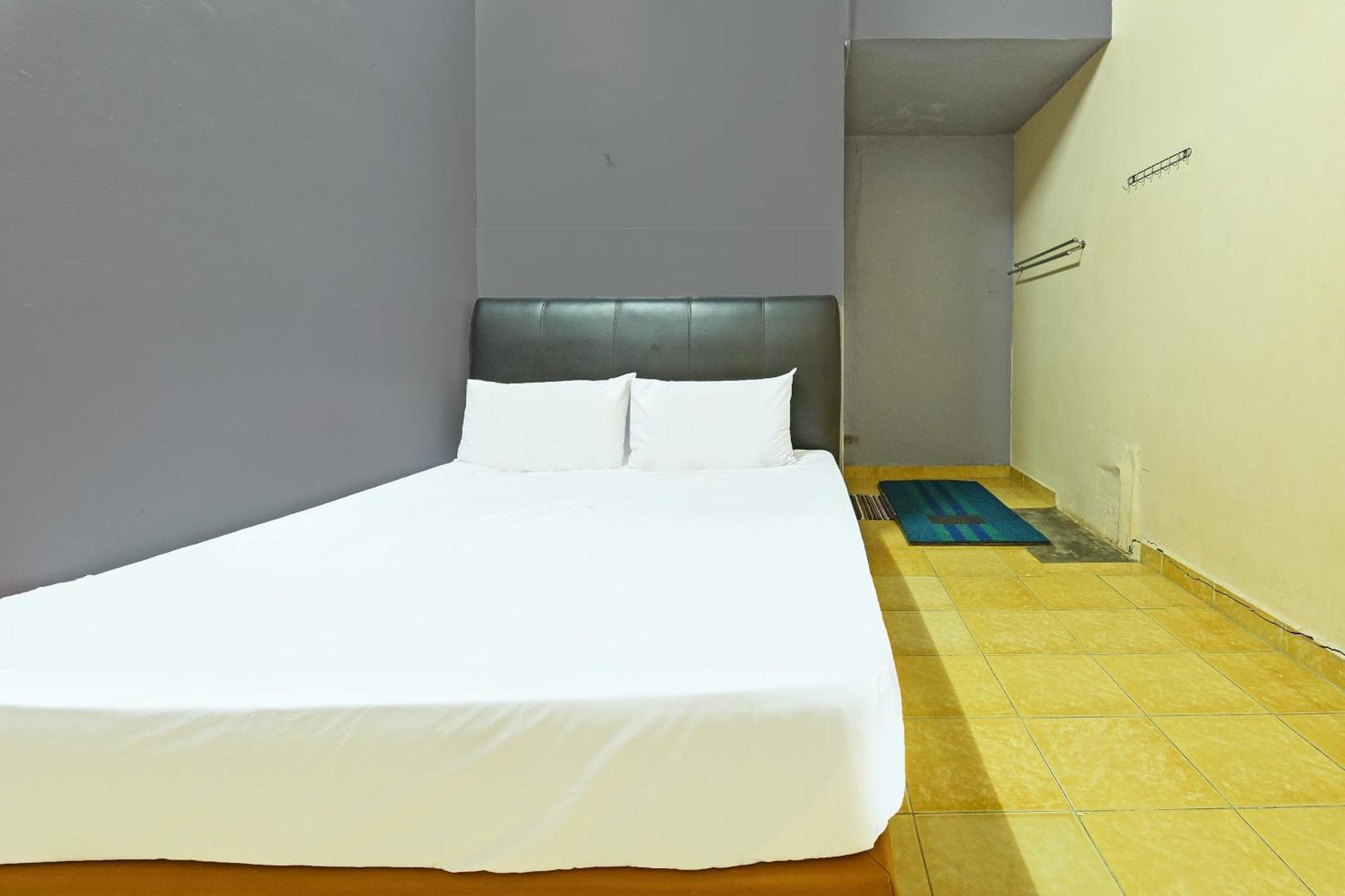 Spot On 90144 Corridor Hotel 1 Pekan Exteriör bild